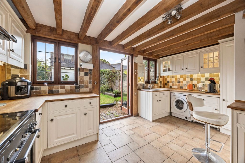 Property photo 3 of 17 Kitchen