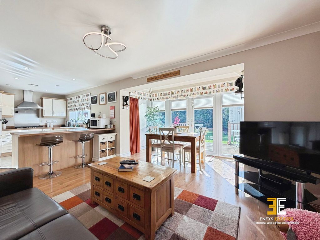 Property photo 2 of 42