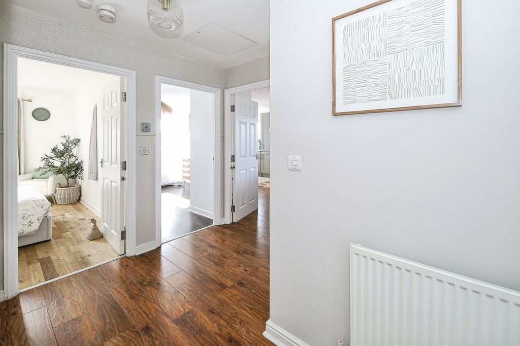 Property photo 3 of 18 Pbox-Img.Jpg