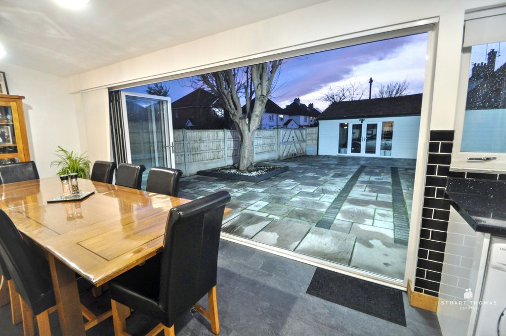 Property photo 3 of 26