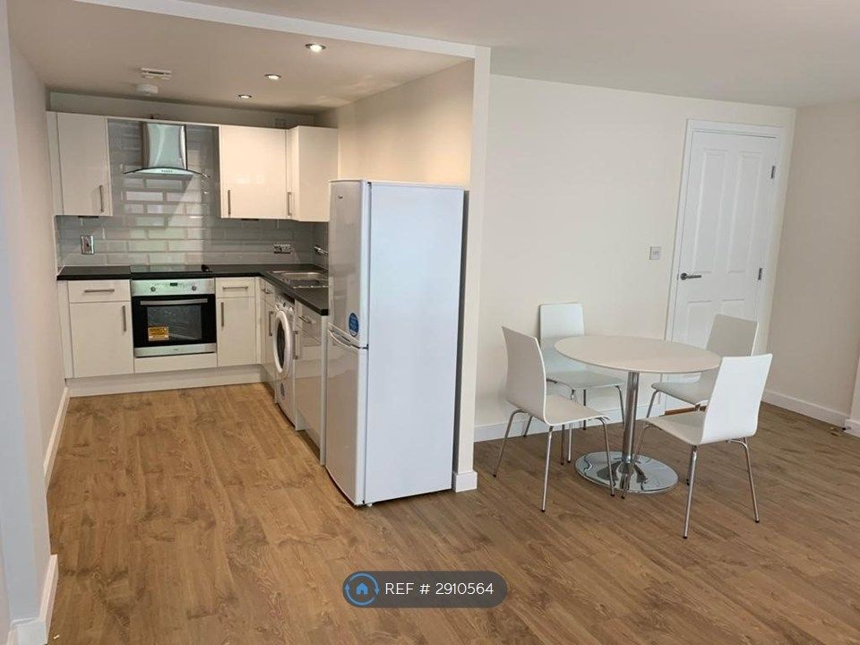 Property photo 1 of 9 Living Area/ Kitchen