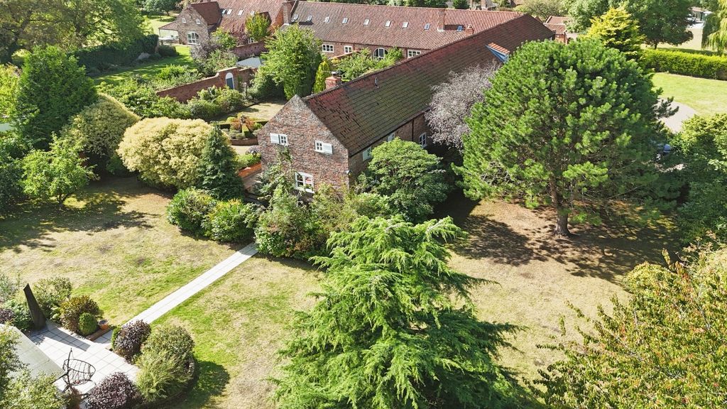 Property photo 3 of 27 4466089