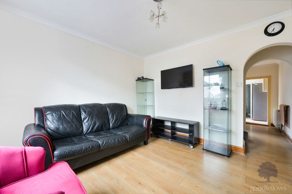 Property photo 3 of 11 Picture No. 02