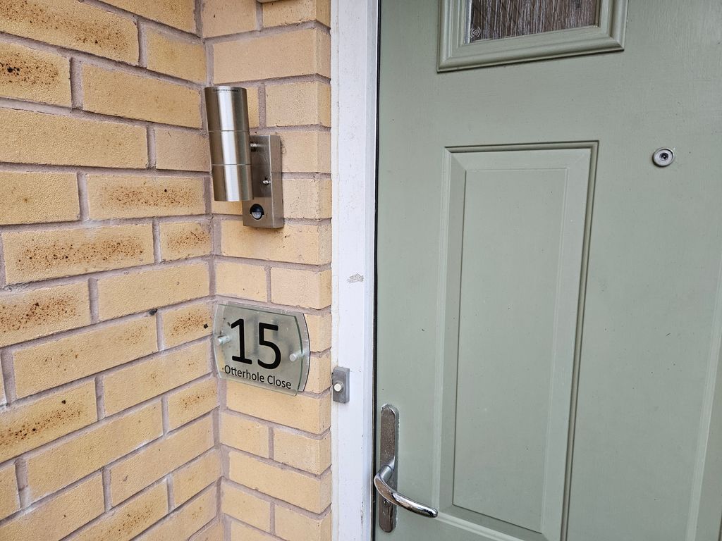 Property photo 2 of 12