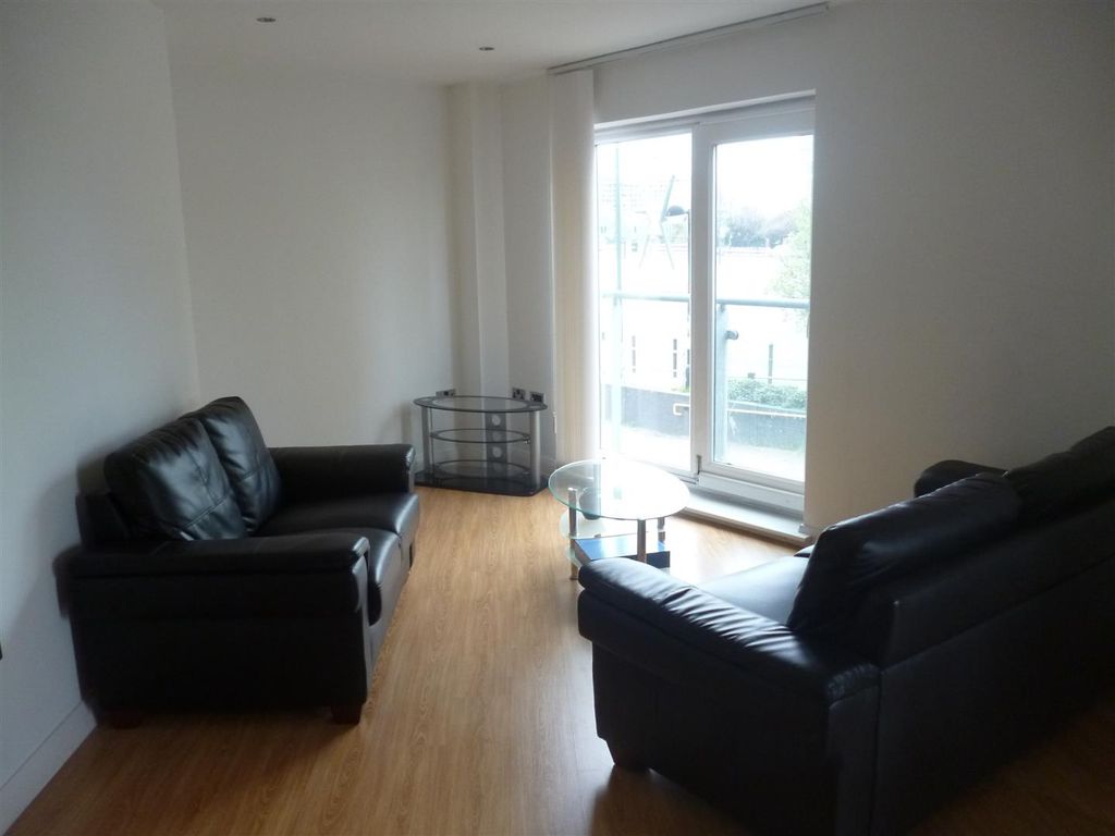 Property photo 3 of 8 Xq7Lounge.Jpg