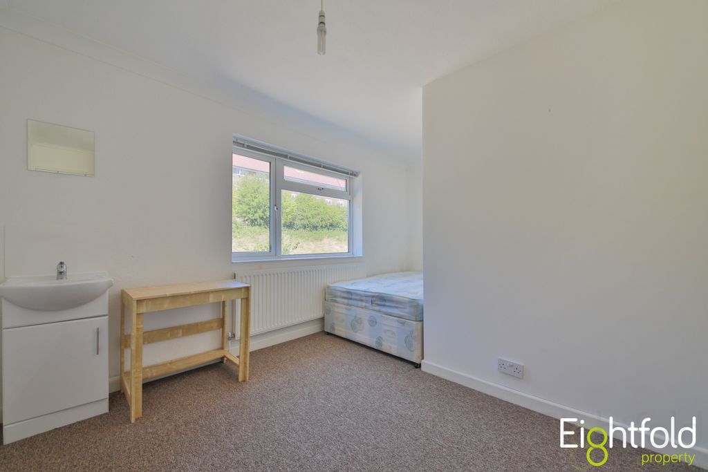 Additional image 7 of 6 bed maisonette to rentCrespin Way, Brighton BN1