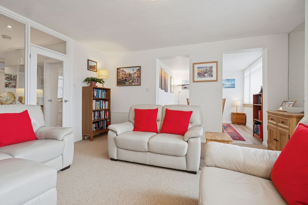 Property photo 3 of 19