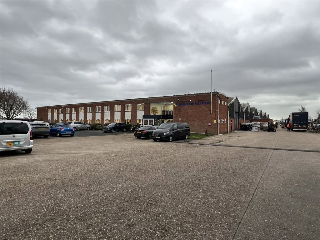 Property photo 1 of 21 Picture No. 01