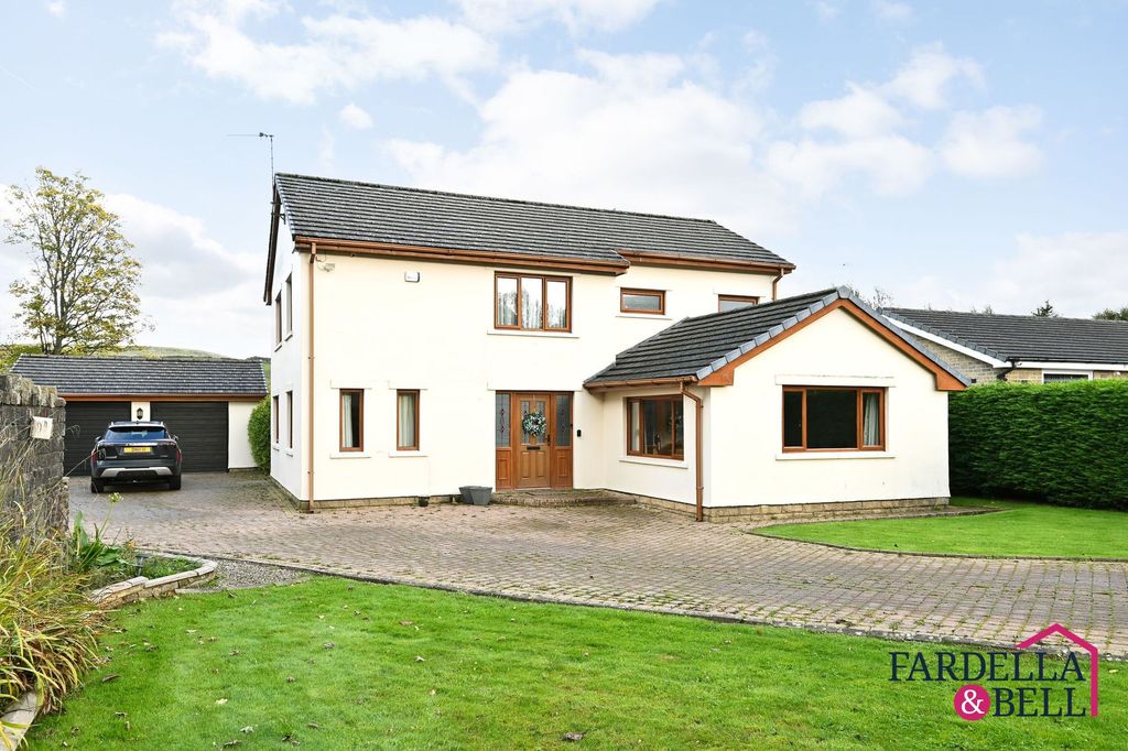Property photo 1 of 26