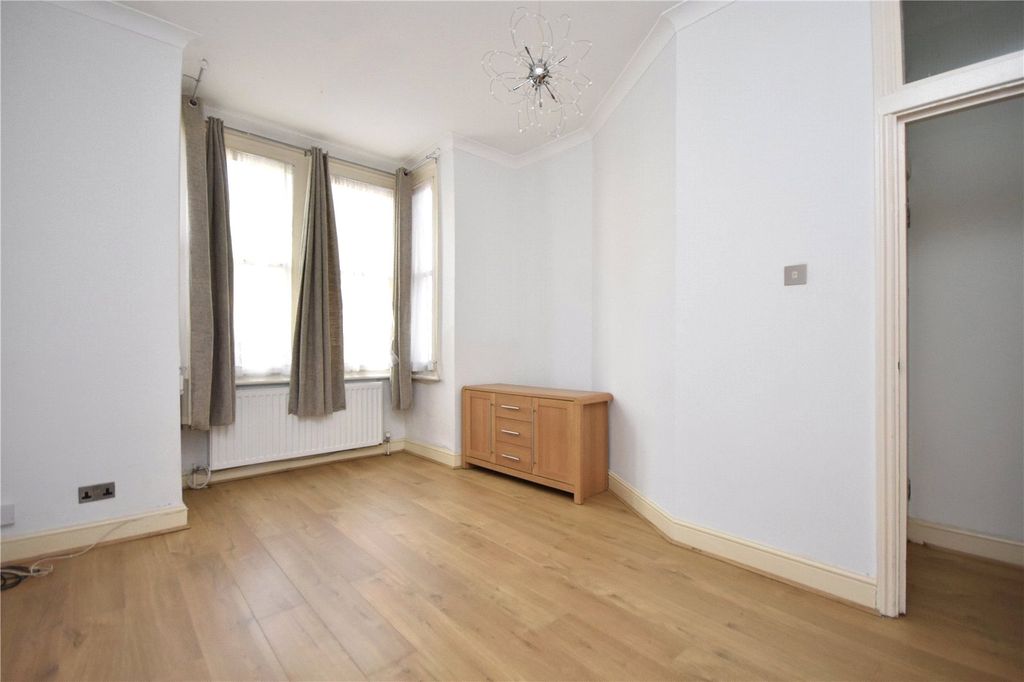 Property photo 3 of 9 Picture No. 10