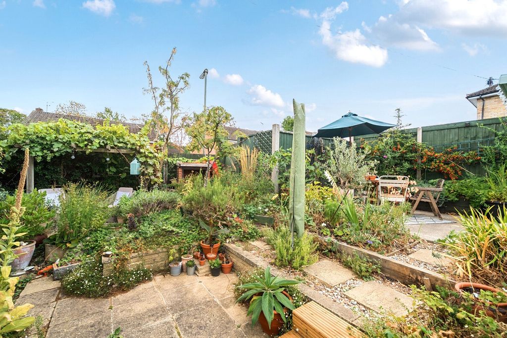 Property photo 2 of 19 Garden