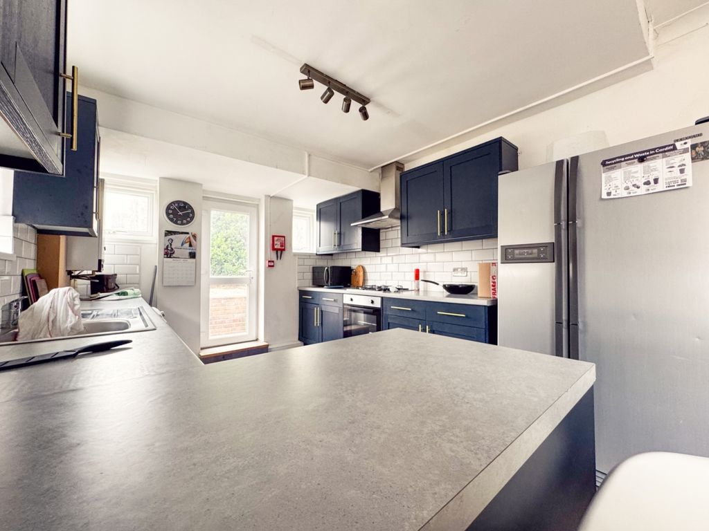 Property photo 1 of 6 Lrg_Another Student Property From Award Winning Cp