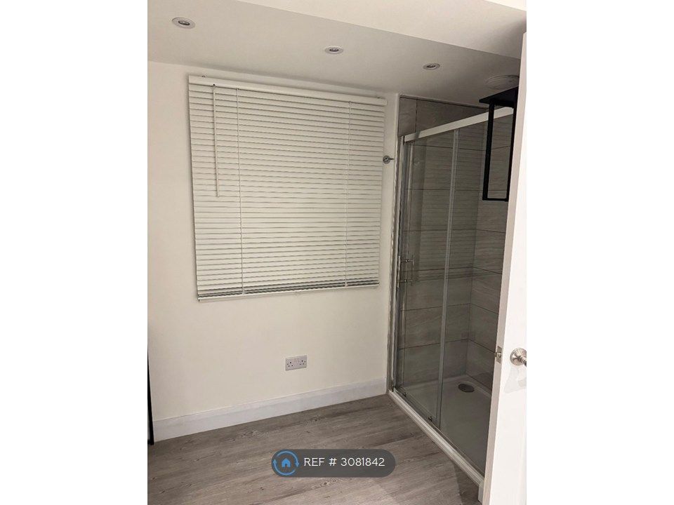 Property photo 3 of 17 Shower