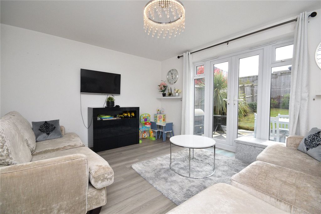 Property photo 2 of 19 Picture No. 01