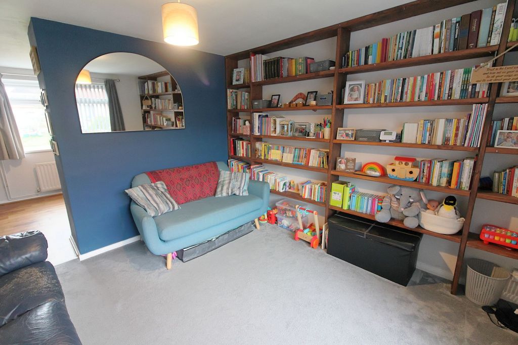 Property photo 3 of 17