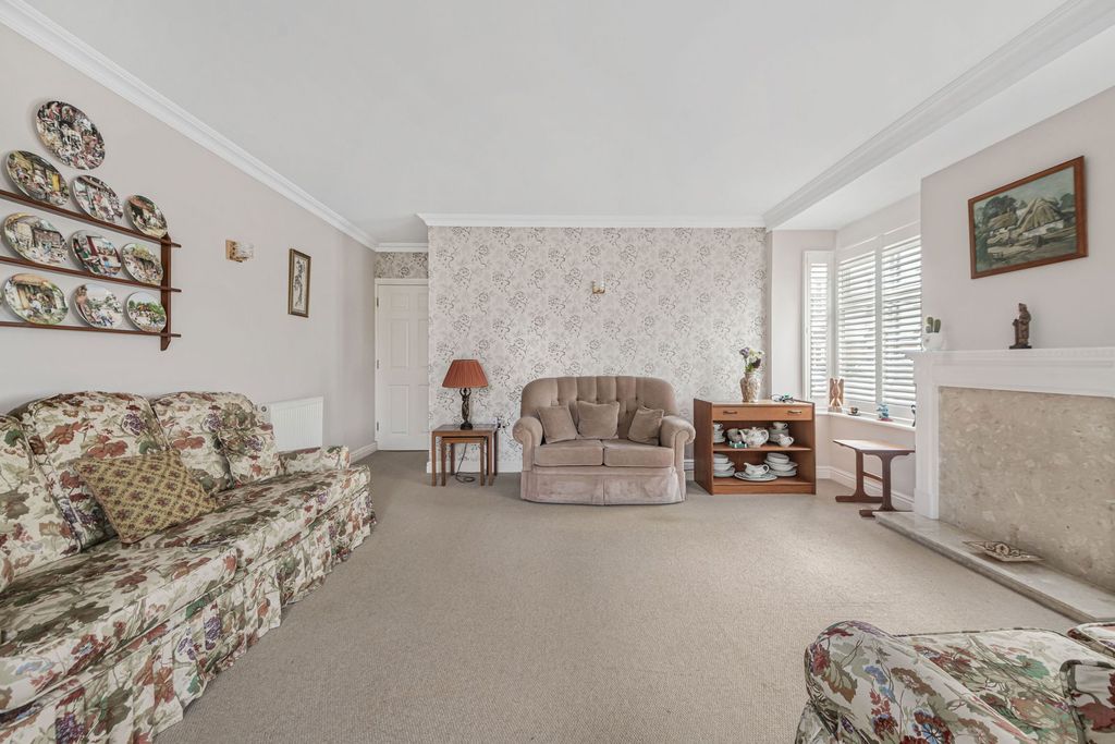 Property photo 3 of 12