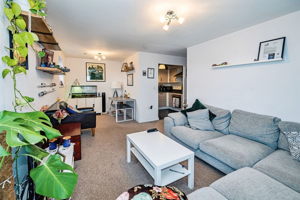 Property photo 3 of 13