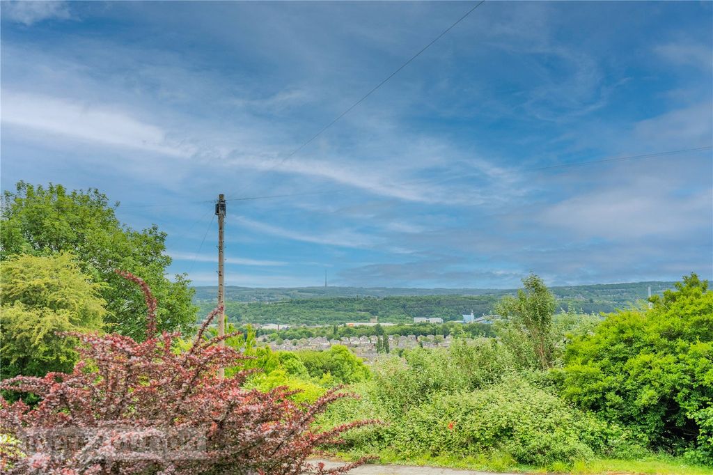 Property photo 2 of 20 View