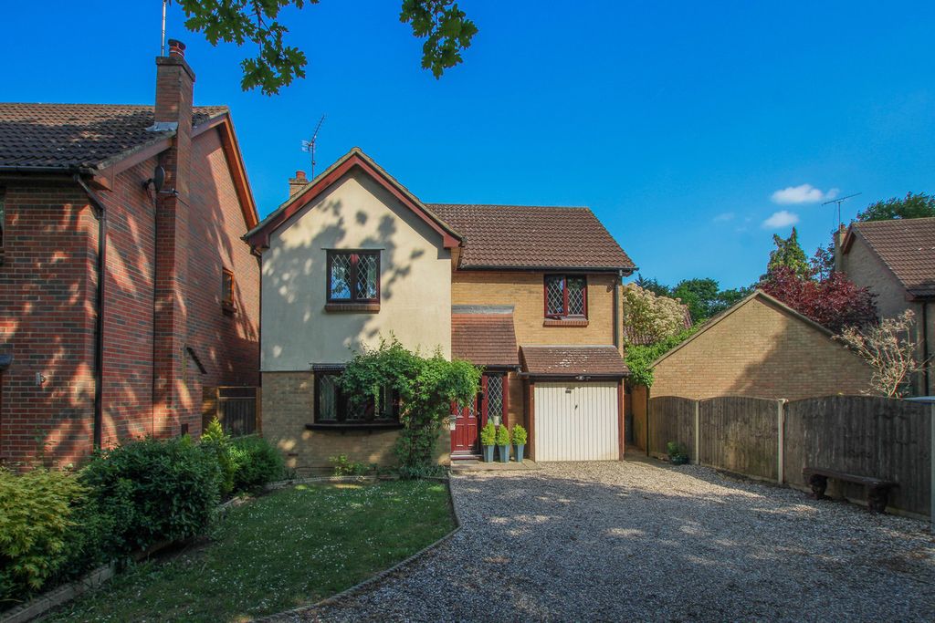 Property photo 1 of 27