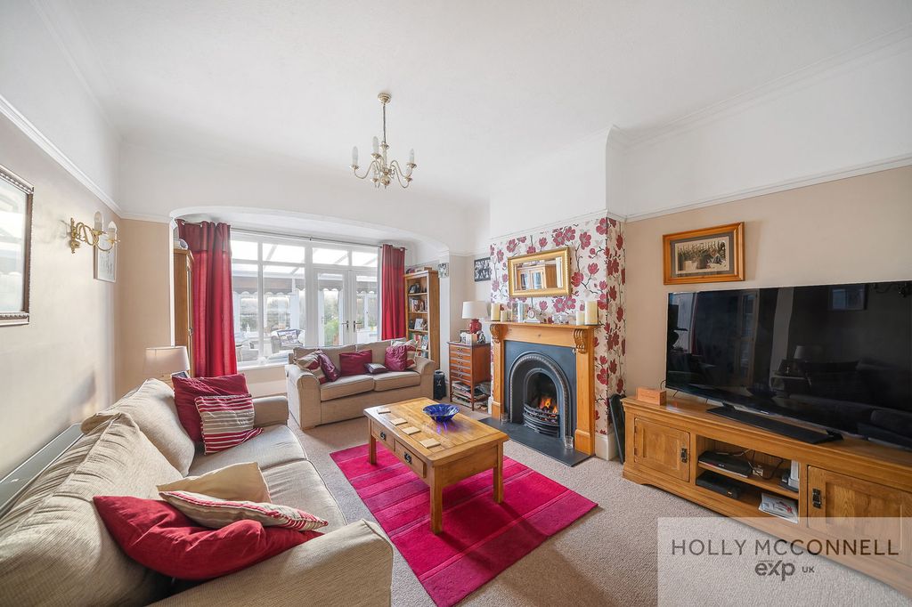 Property photo 2 of 29