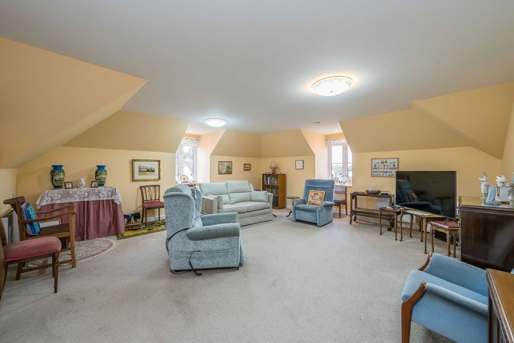 Property photo 2 of 9