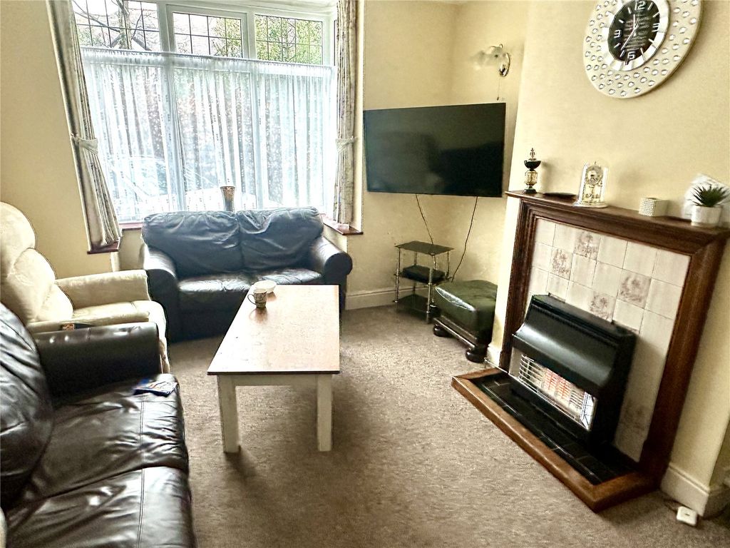 Property photo 2 of 17 Picture No. 30