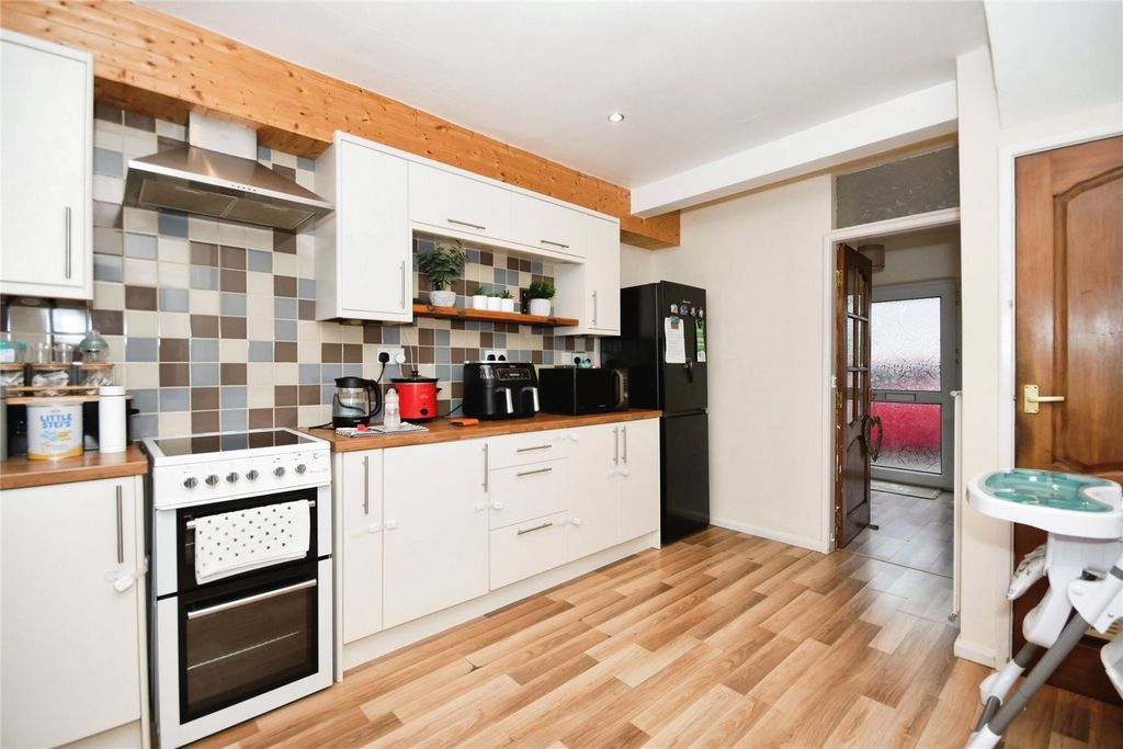 Property photo 2 of 17 Picture No. 06