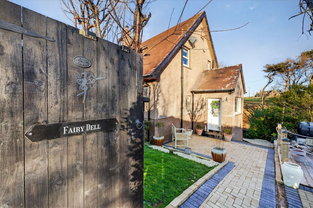 Property photo 1 of 40