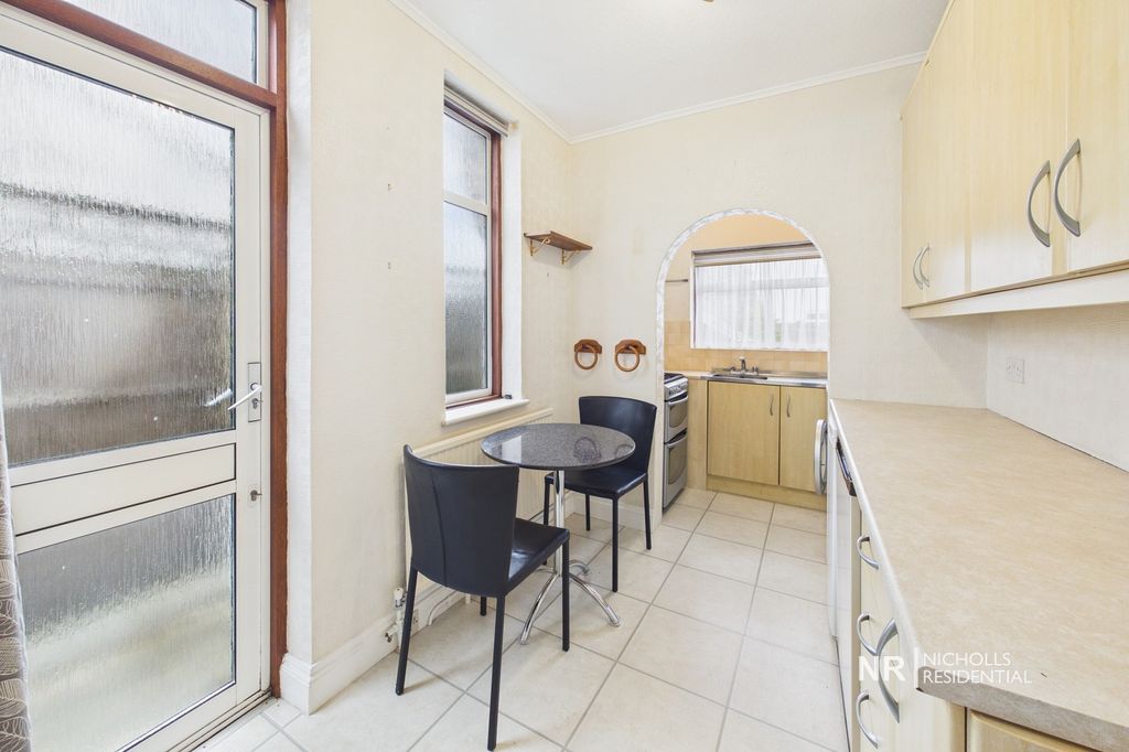 Property photo 3 of 15 Kitchen