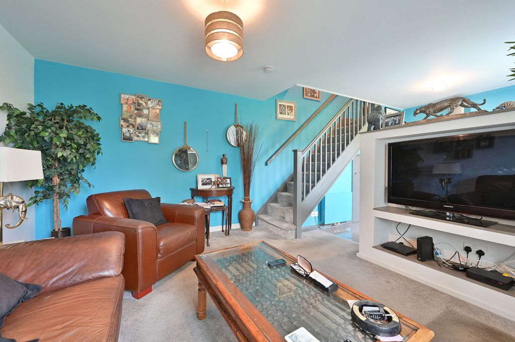 Property photo 2 of 12