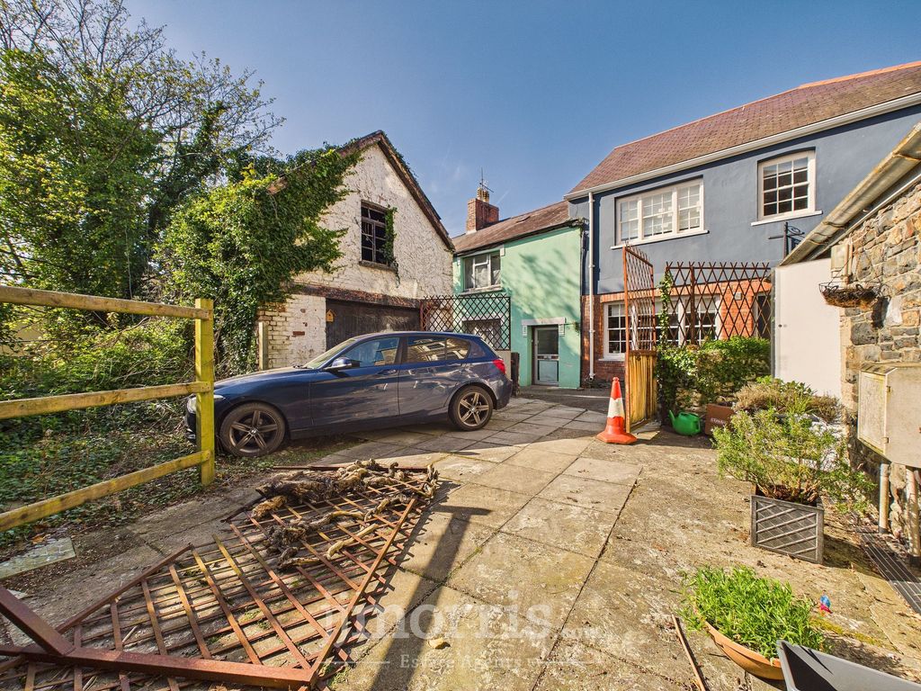 Property photo 3 of 48