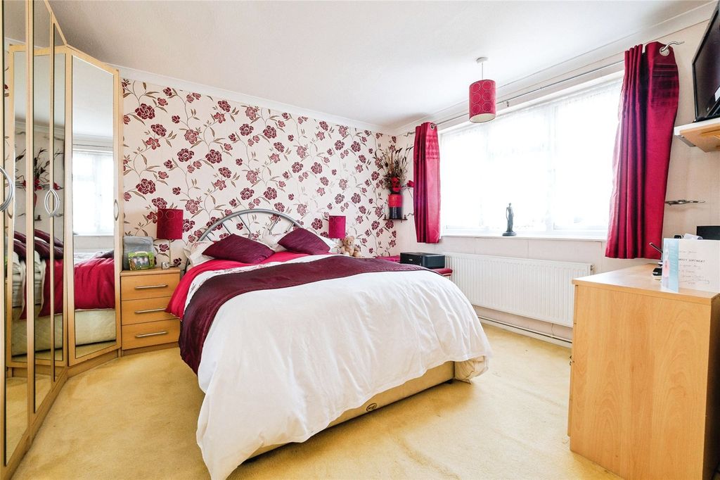 Property photo 3 of 18 Bedroom One
