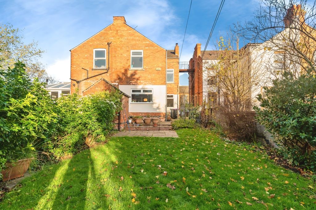 Property photo 2 of 17 Photo