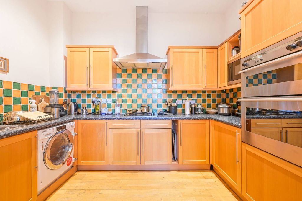 Property photo 3 of 13