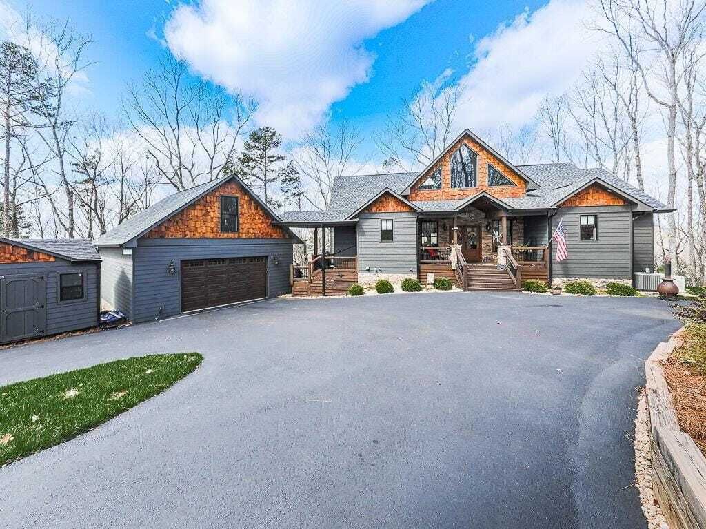 Property photo 1 of 31