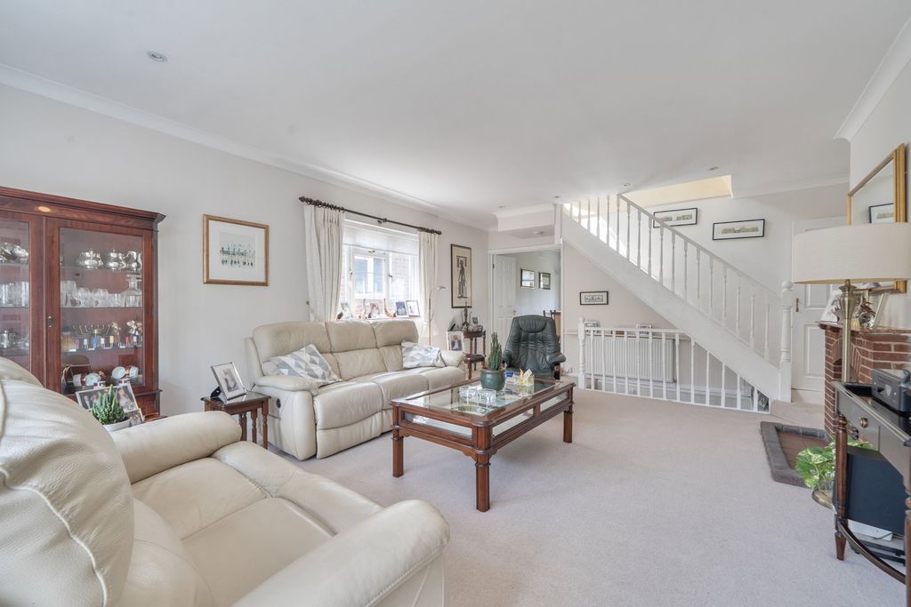 Property photo 3 of 19
