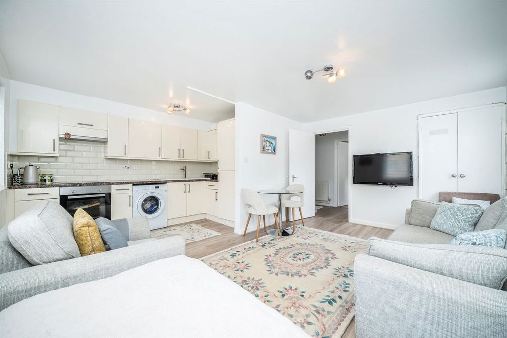Property photo 1 of 5