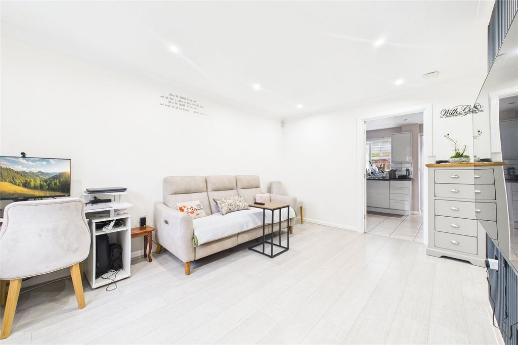 Property photo 3 of 13 Picture No. 15