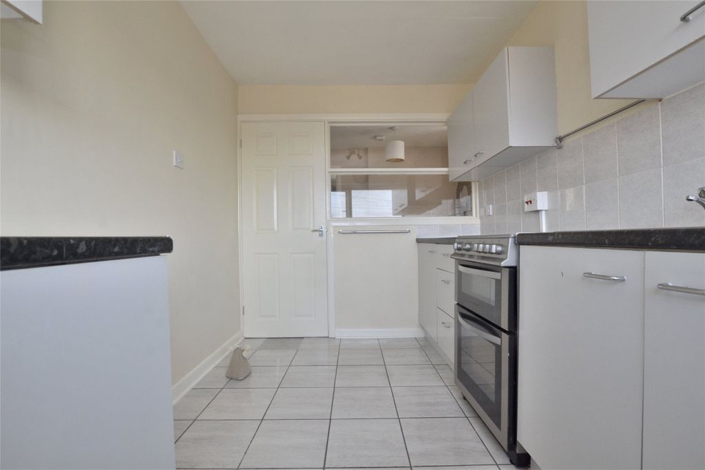 Property photo 2 of 9 Kitchen
