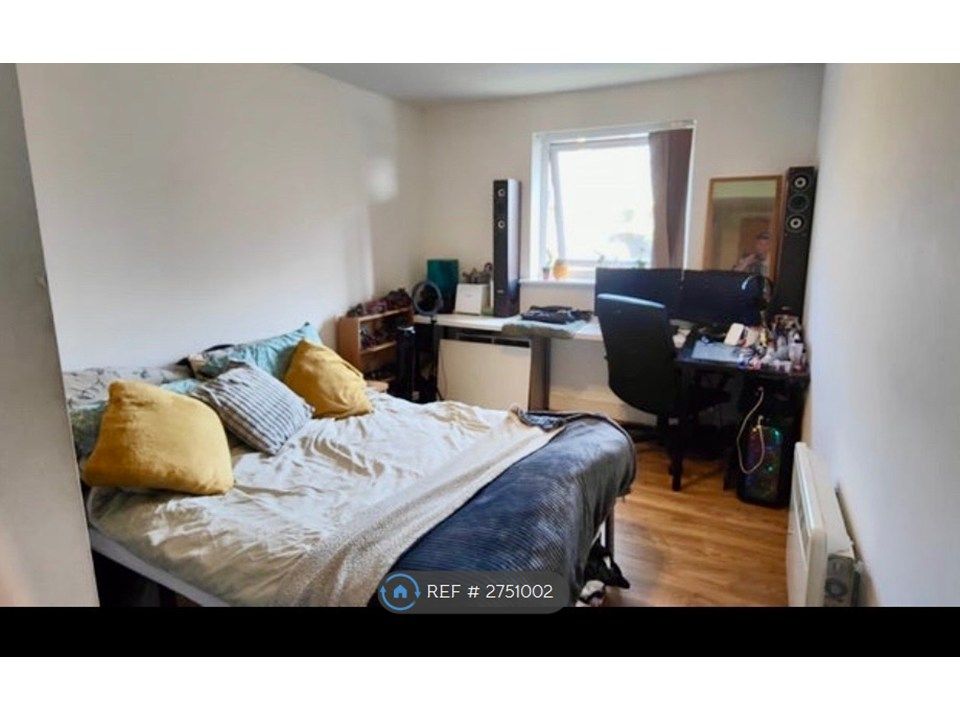 Property photo 3 of 4 Room