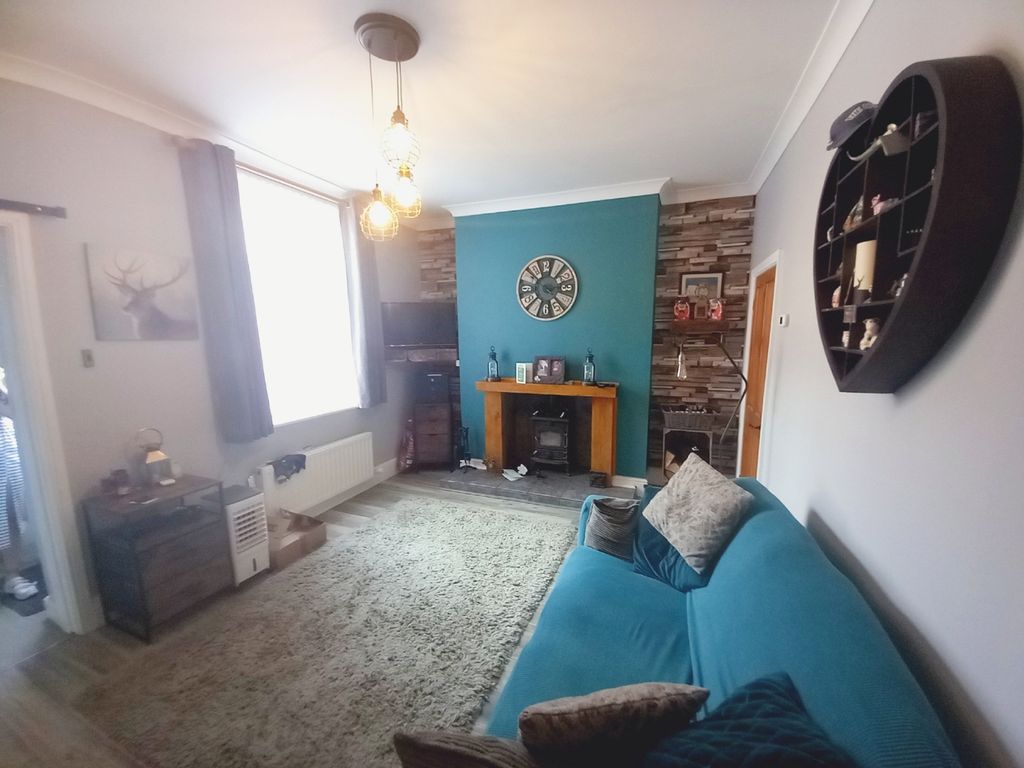Property photo 3 of 10 Dining Room