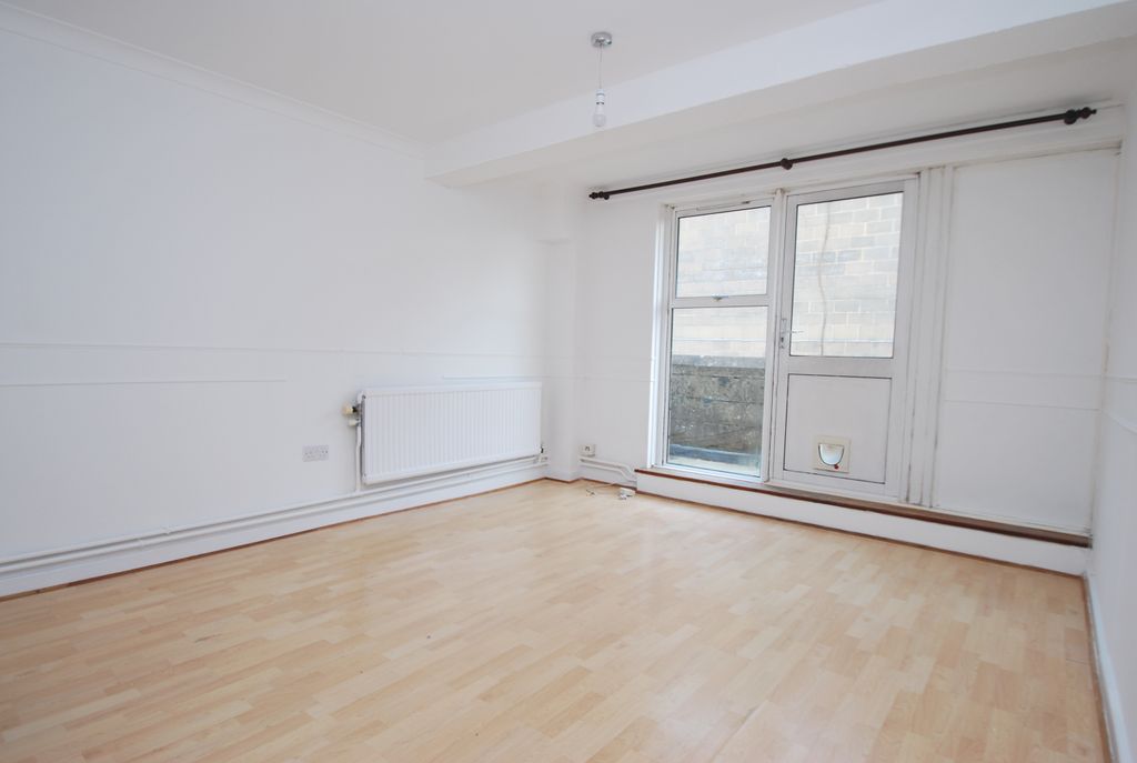 Property photo 2 of 9 Living Room