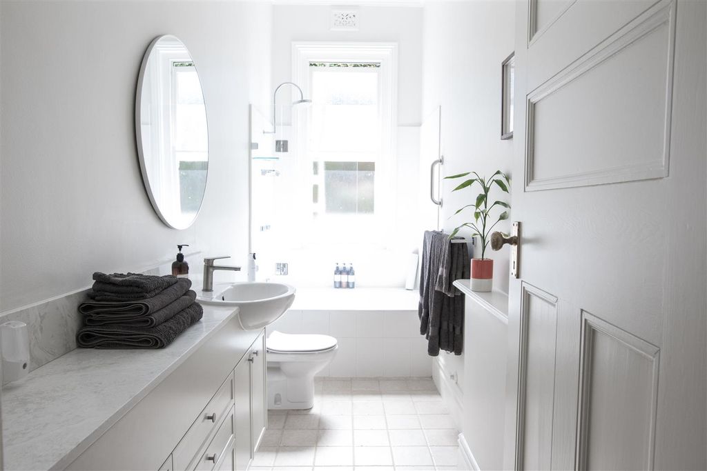 Property photo 2 of 7 Bathroom-2026-03-19-06-49-34-Utc.Jpg