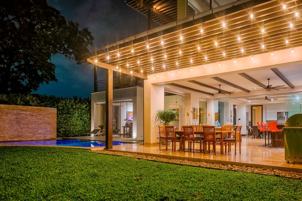 Property photo 1 of 43