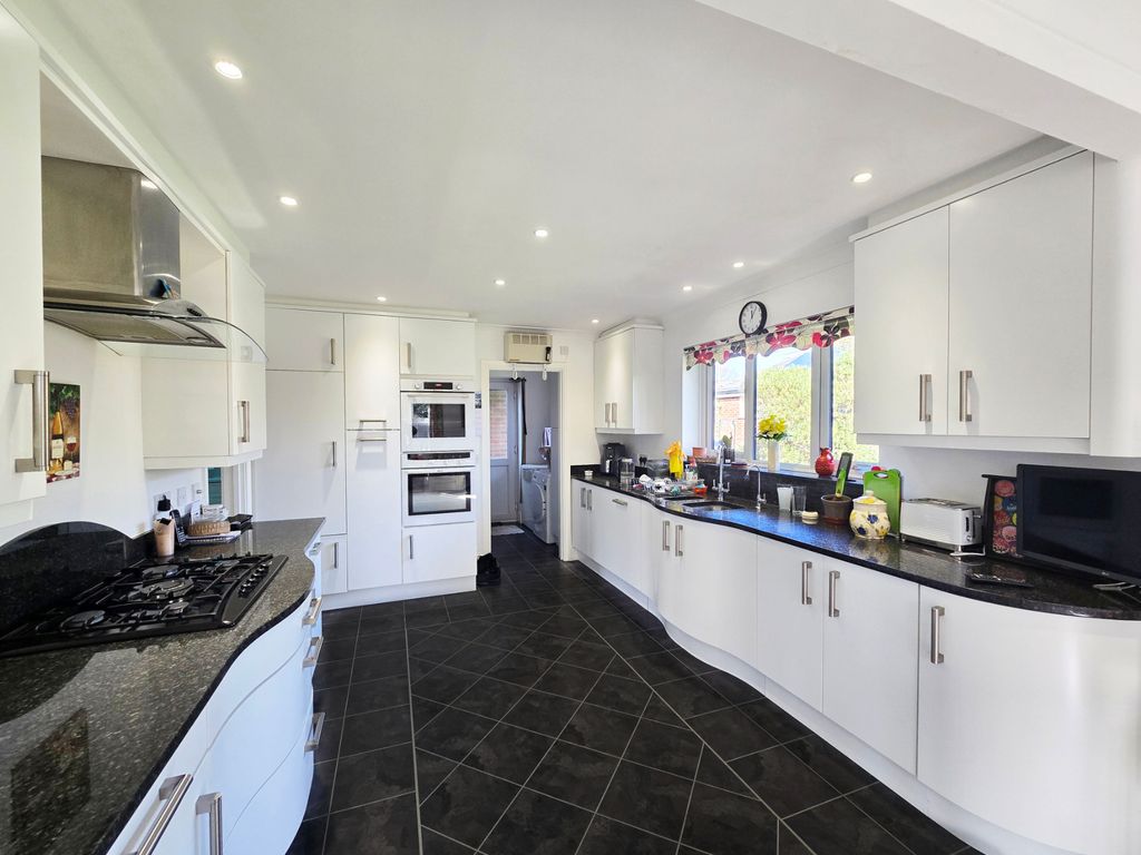 Property photo 2 of 13 20260225_120335 (Darker Floor)