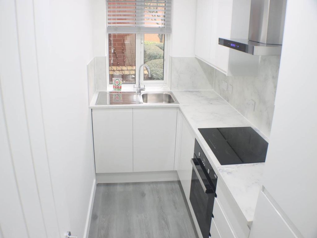 Property photo 3 of 6 51F4Ccfb-8075-49Fa-Ac6c-ce7Dfe7d0817