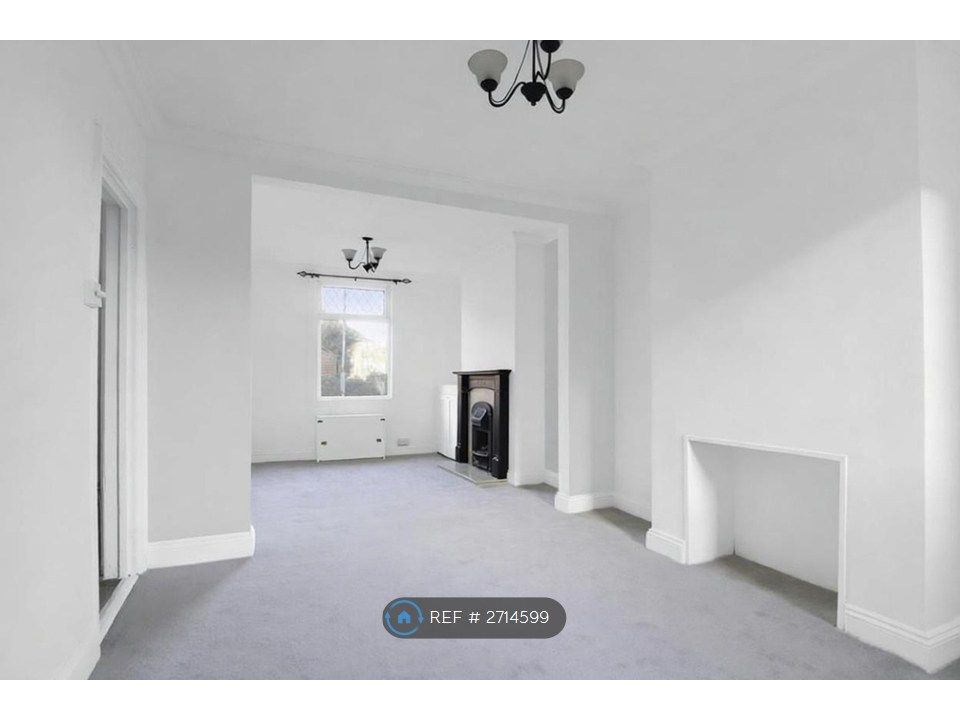 Property photo 2 of 7 Loung