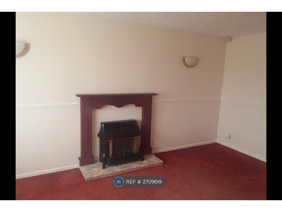 Property photo 2 of 11 Lounge