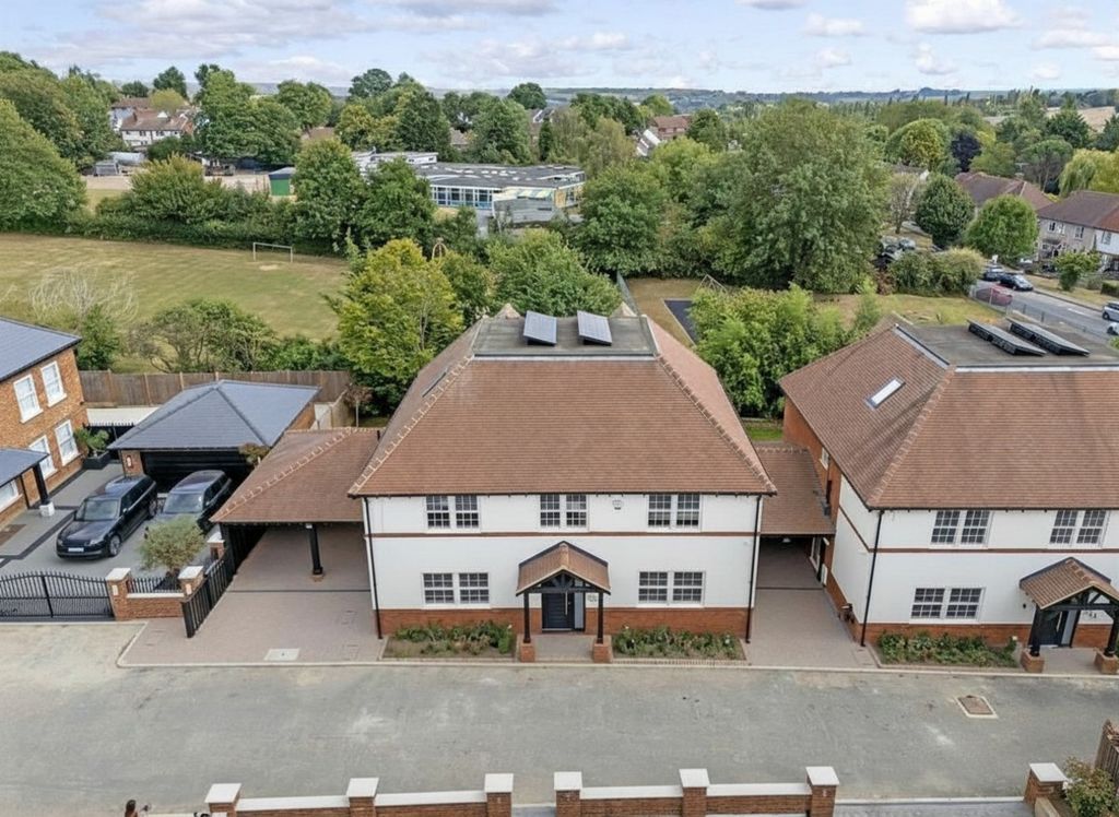 Property photo 1 of 29