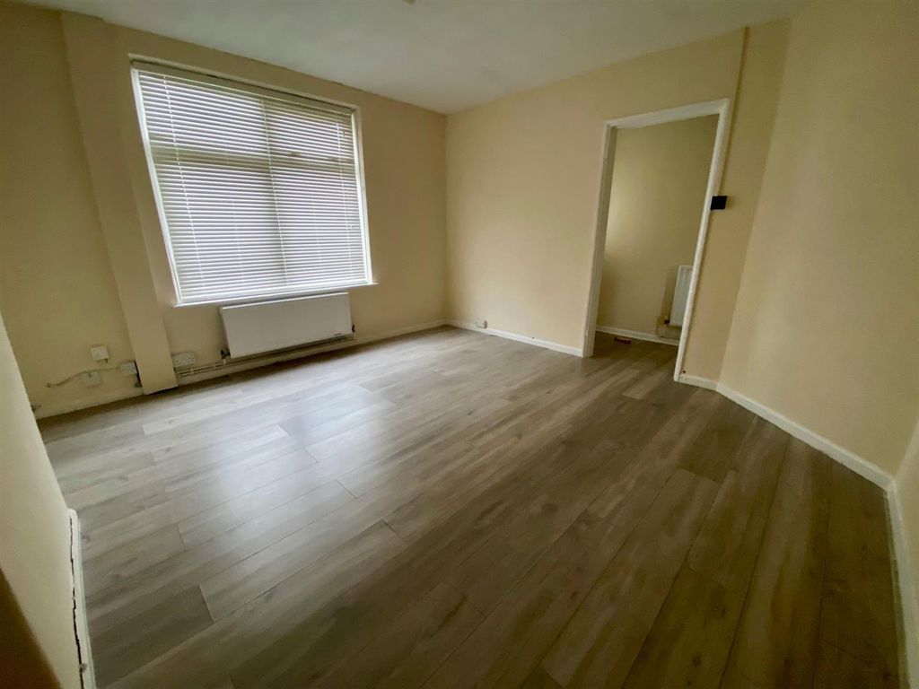 Property photo 3 of 10 B3.Jpg